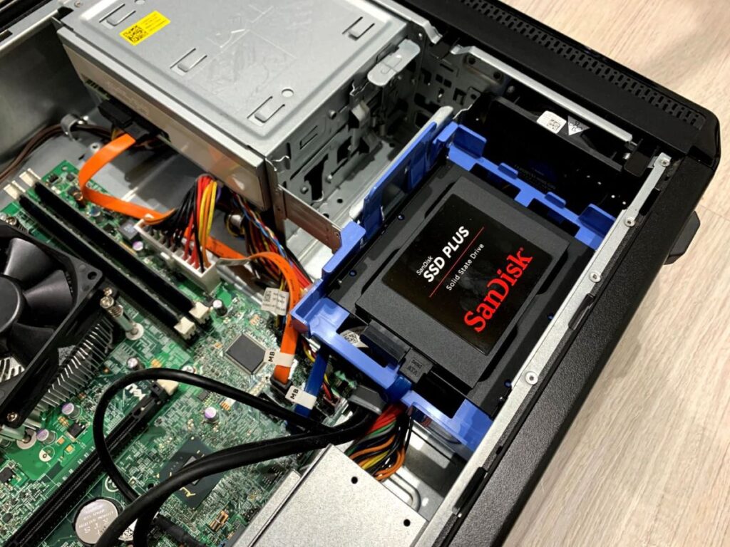 DELLデスクトップPCのHDDをSSDに交換(ハード面) | 閃き作業ブログ