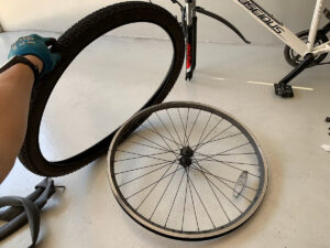 【自転車】マウンテンバイク前後輪のタイヤ交換（自分で行い費用を抑える方法）